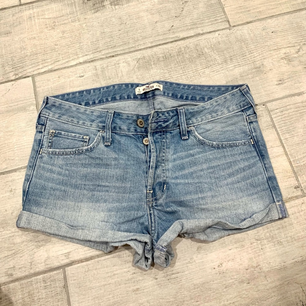 Hollister Short